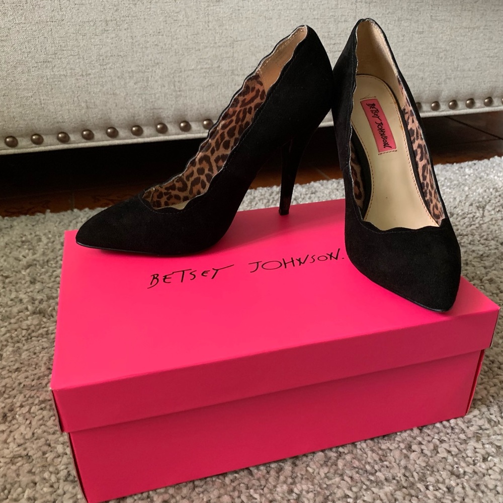 Betsey Johnson velvet heels